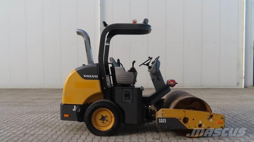 Volvo SD 25D Envalsvältar