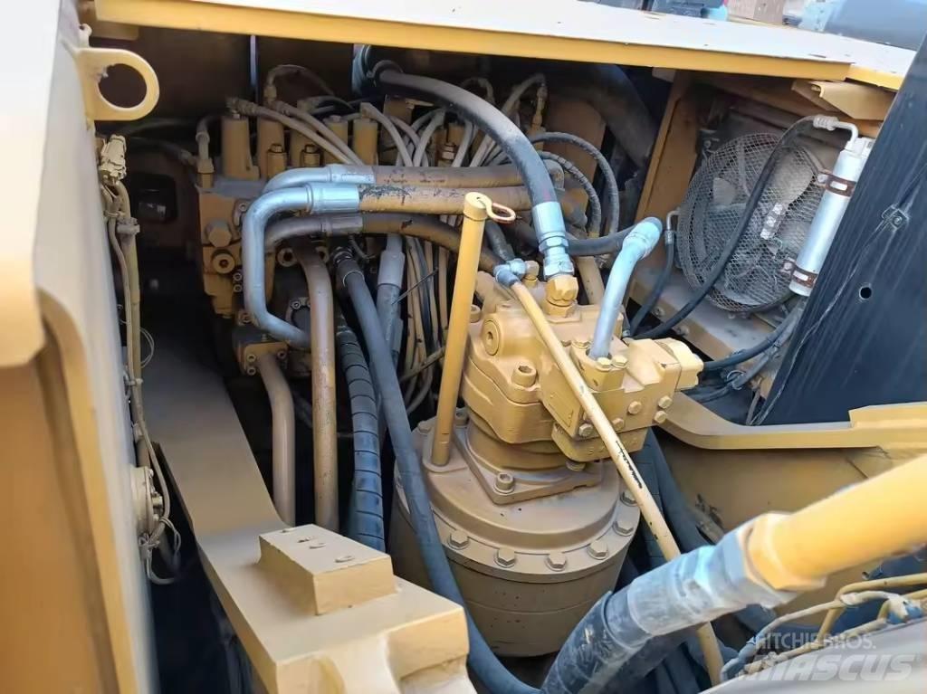 CAT 324 D Bandgrävare