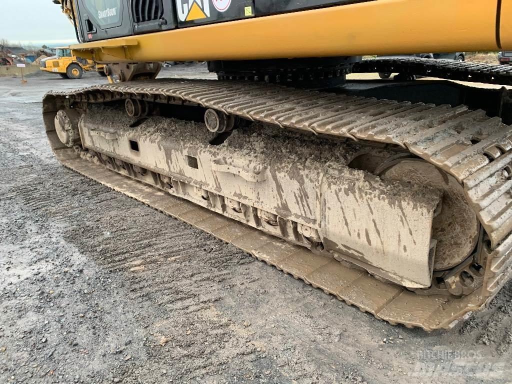 CAT 329 D Bandgrävare