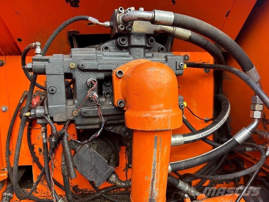 Doosan DX 380 LC Bandgrävare