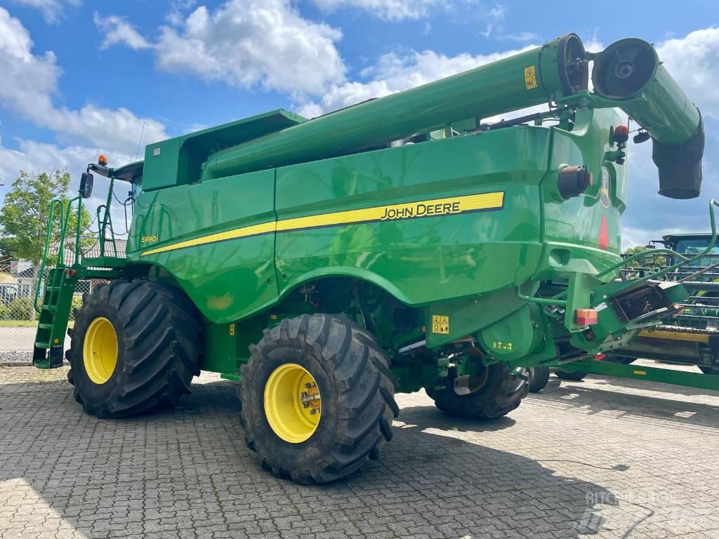 John Deere S 690 i Skördetröskor