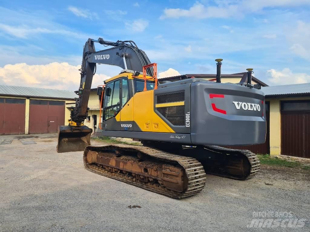 CAT 320 FL Bandgrävare
