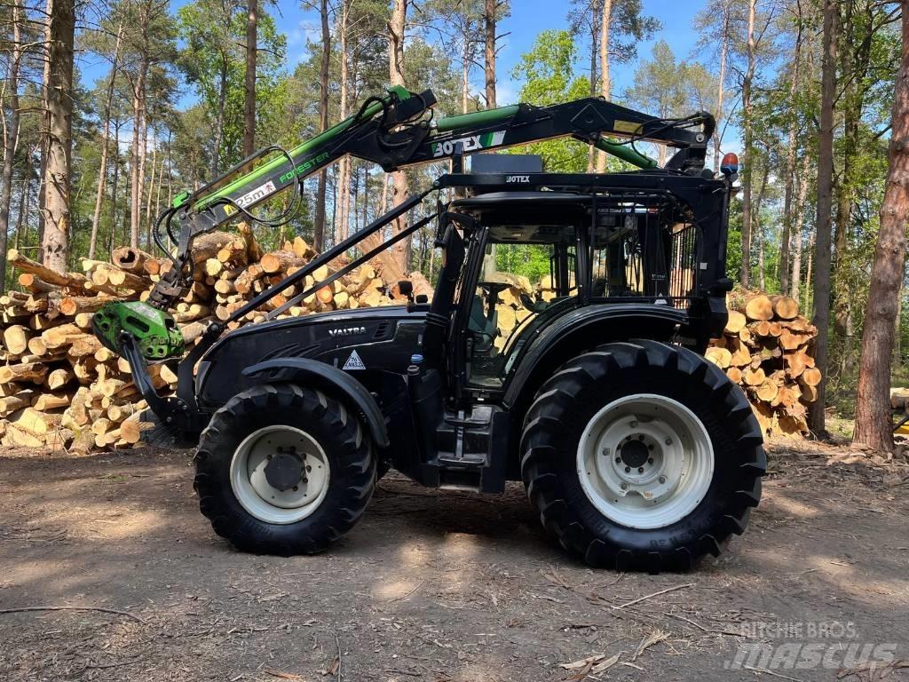 Valtra T183 Versu Traktorer