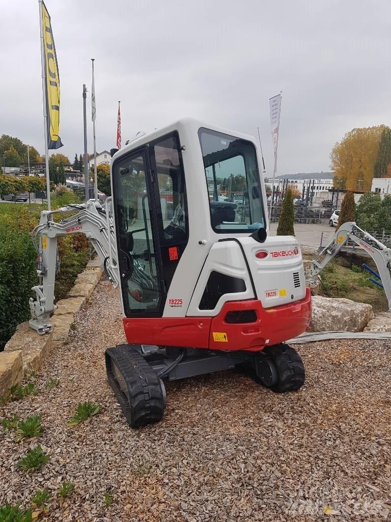 Takeuchi TB225 Minigrävare < 7t