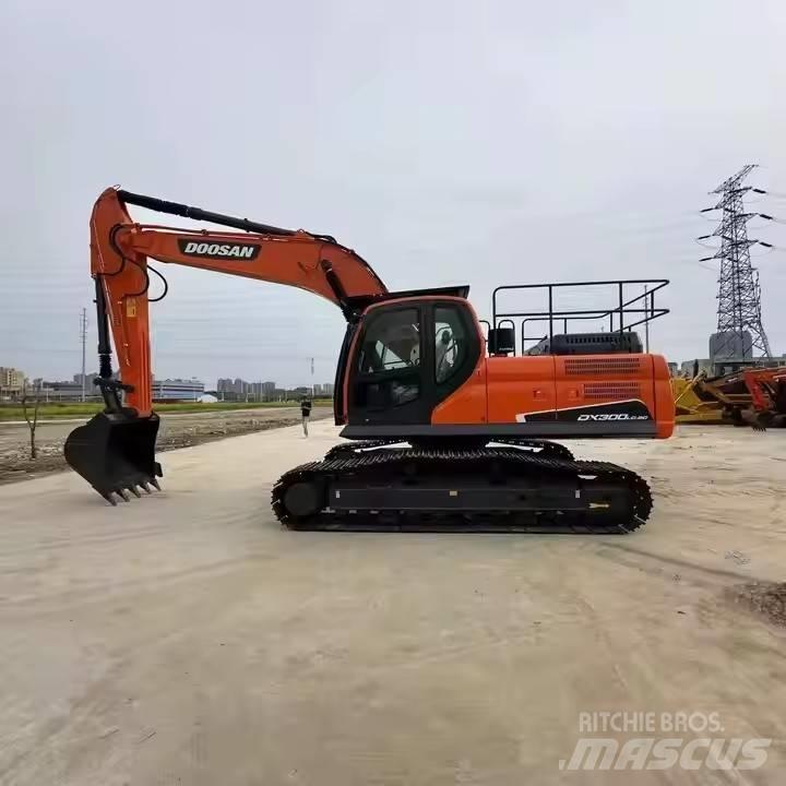 Doosan DX300LC Bandgrävare