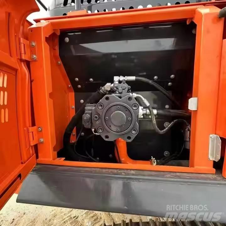 Doosan DX300LC Bandgrävare