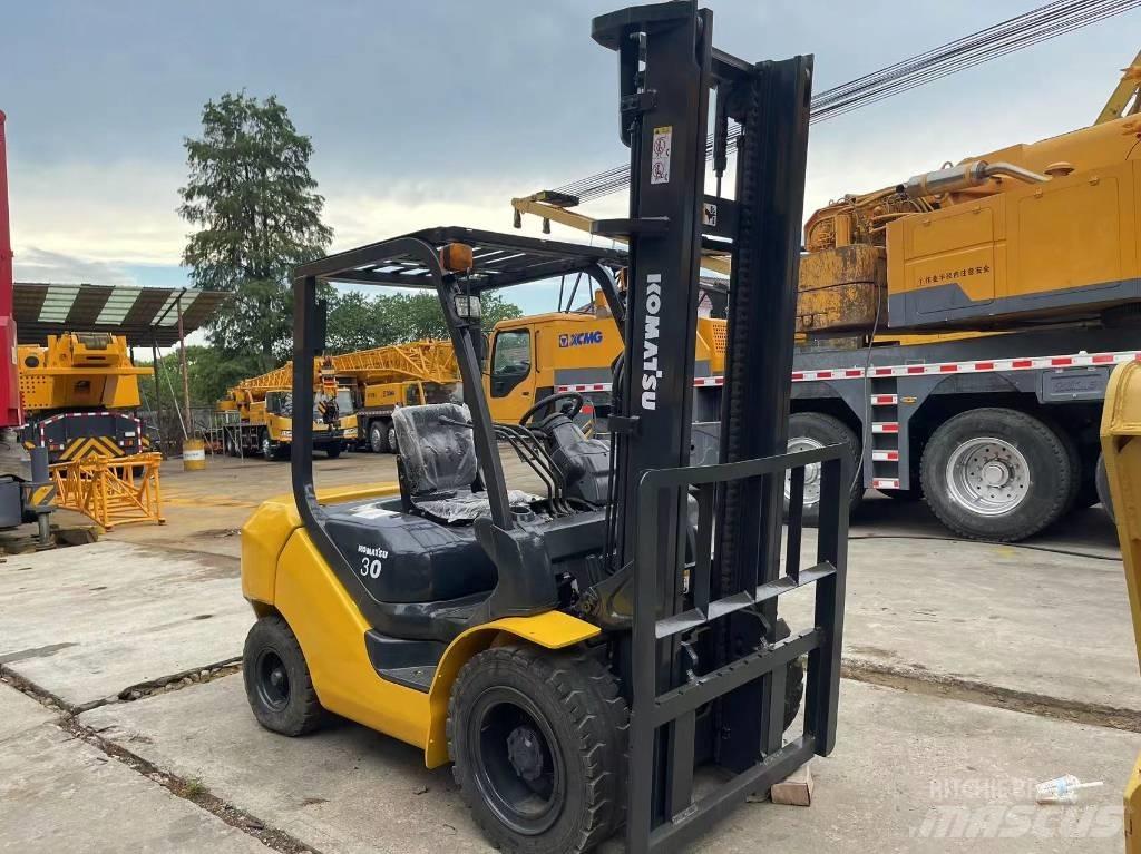Komatsu FD 30 T-14 Dieselmotviktstruckar
