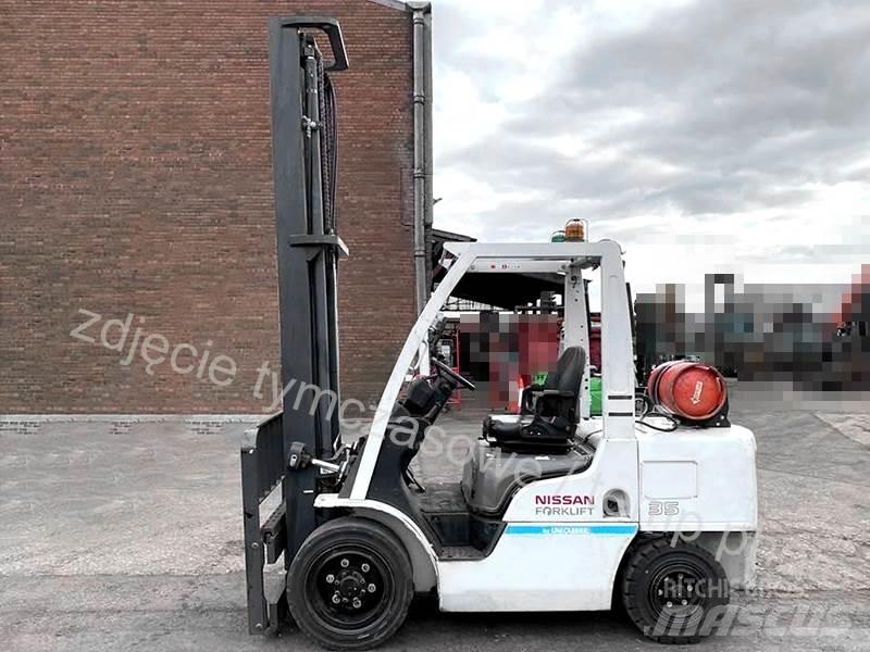 Nissan UG1F2A35DU Gasolmotviktstruckar