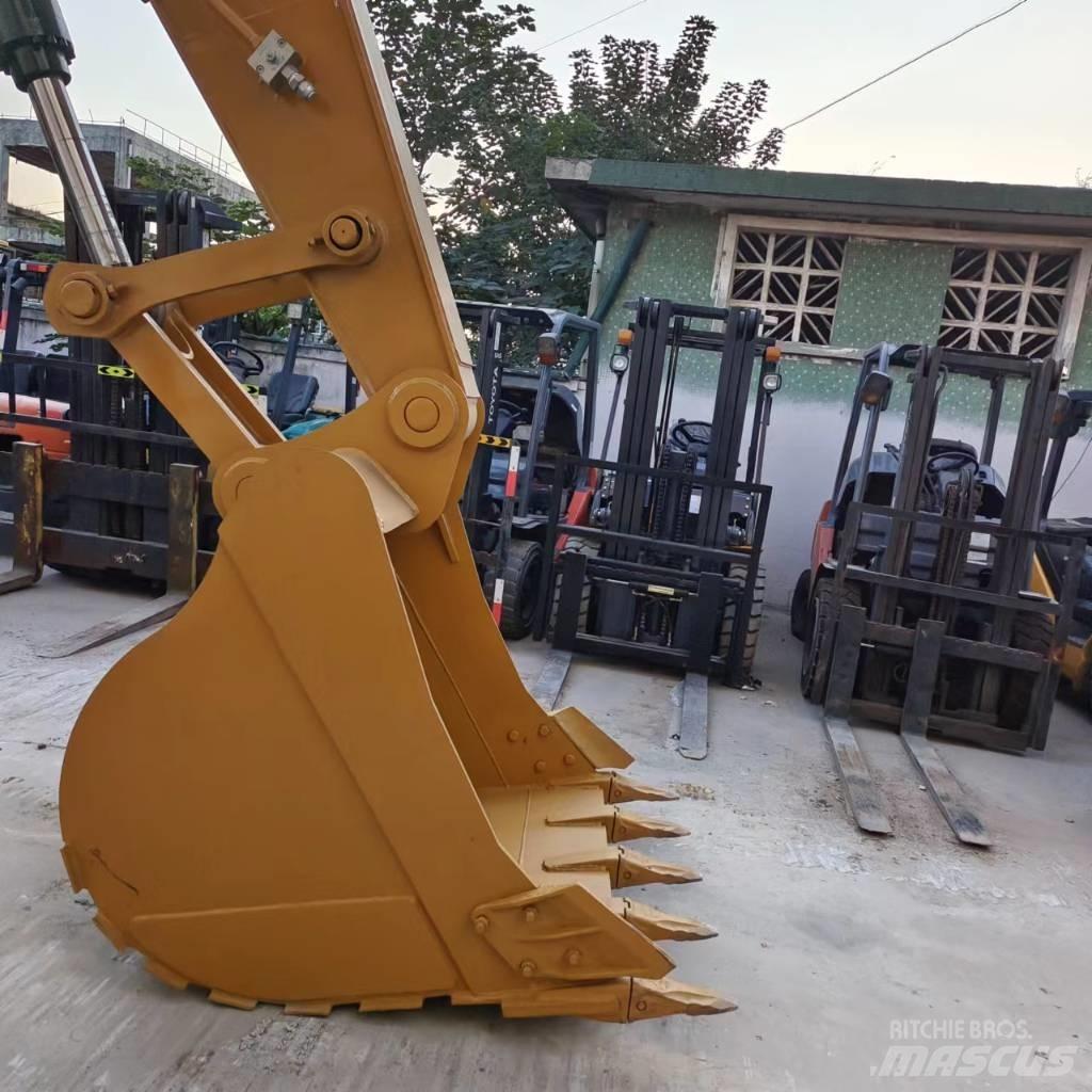 CAT 330 D Bandgrävare