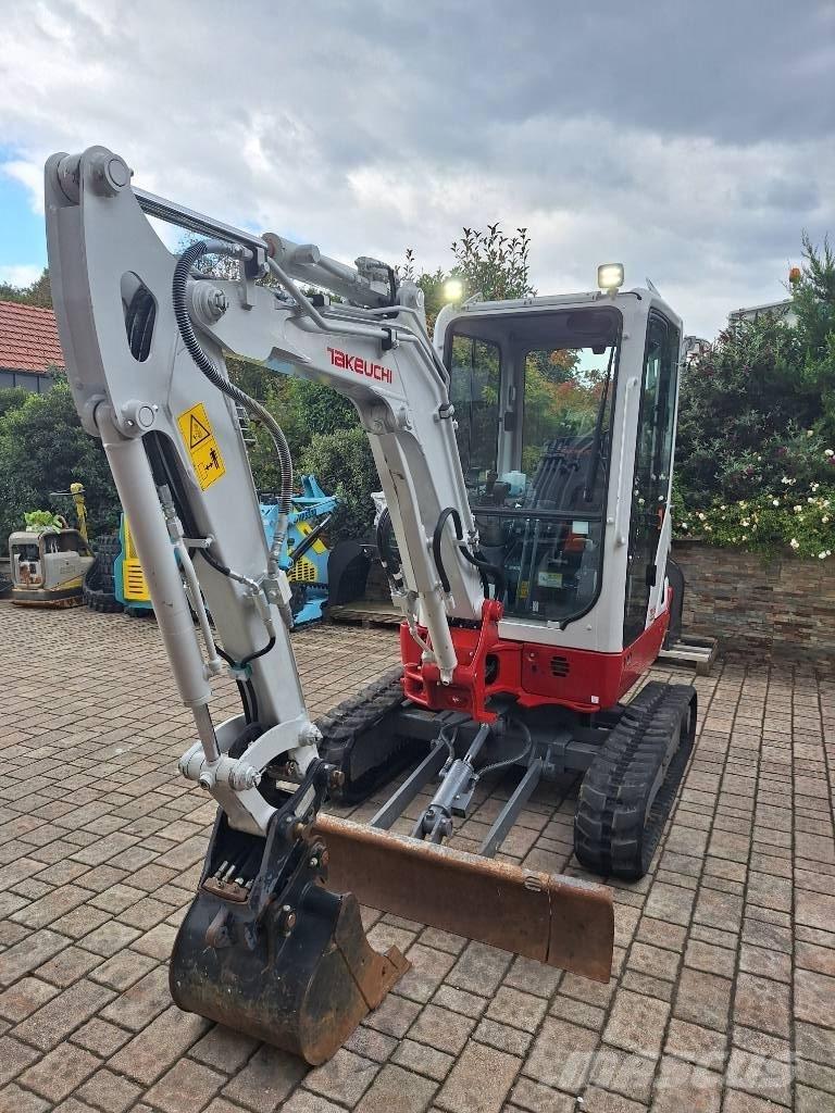 Takeuchi TB 225 Minigrävare < 7t