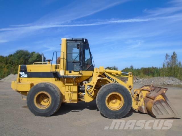 Komatsu WA 250 Hjullastare