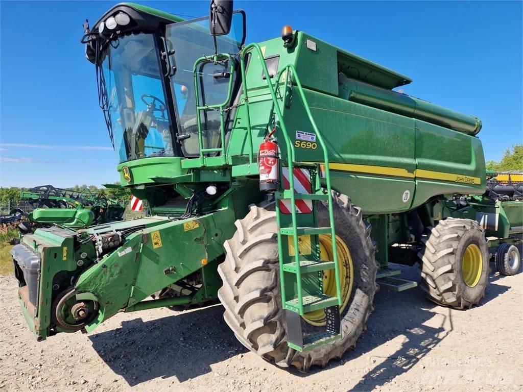John Deere S690 Skördetröskor