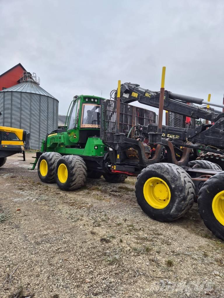 John Deere 1210 G Skotare