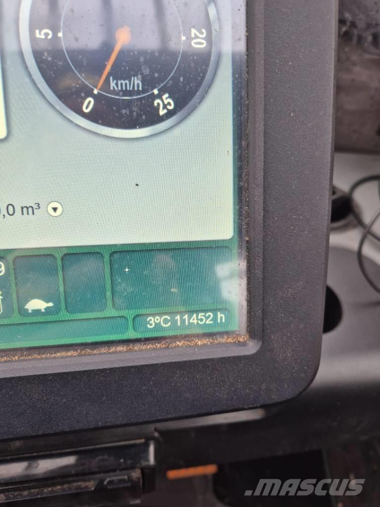 John Deere 1210 G Skotare