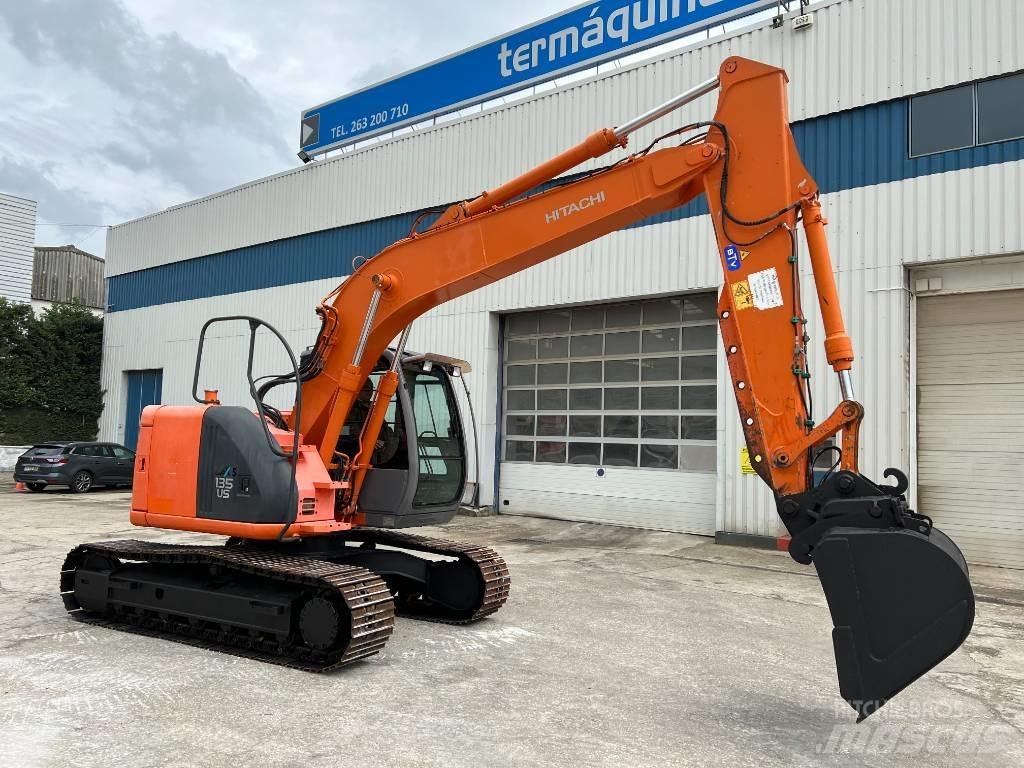 Hitachi ZX 135 US Bandgrävare
