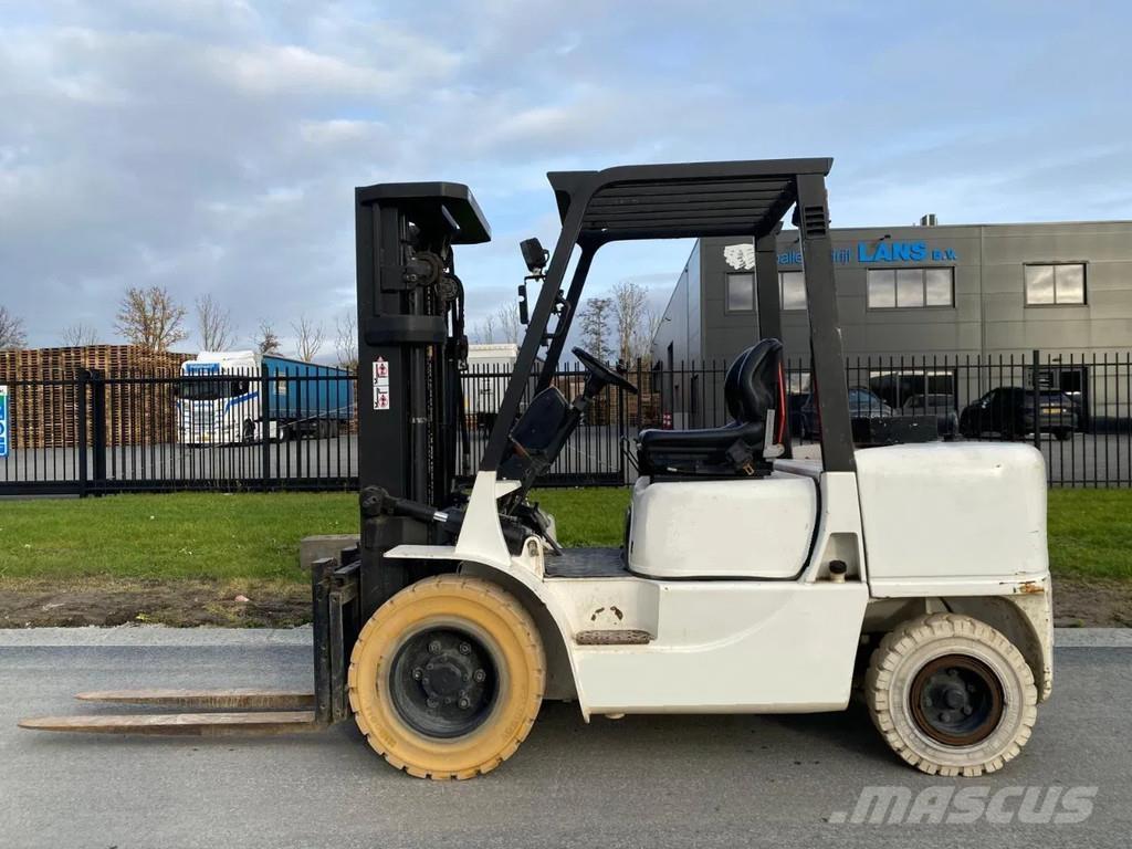 CAT DP35K Dieselmotviktstruckar