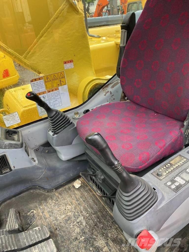 Komatsu 220 Bandgrävare