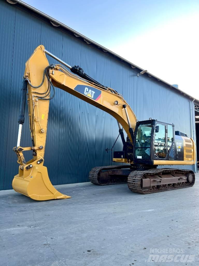 CAT 323E L Bandgrävare