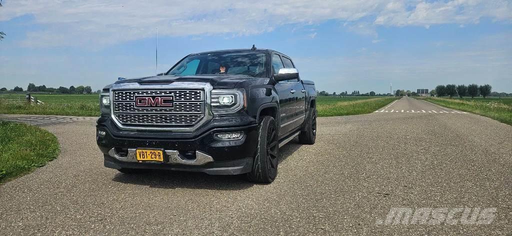 GMC Denali Sierra Personbilar