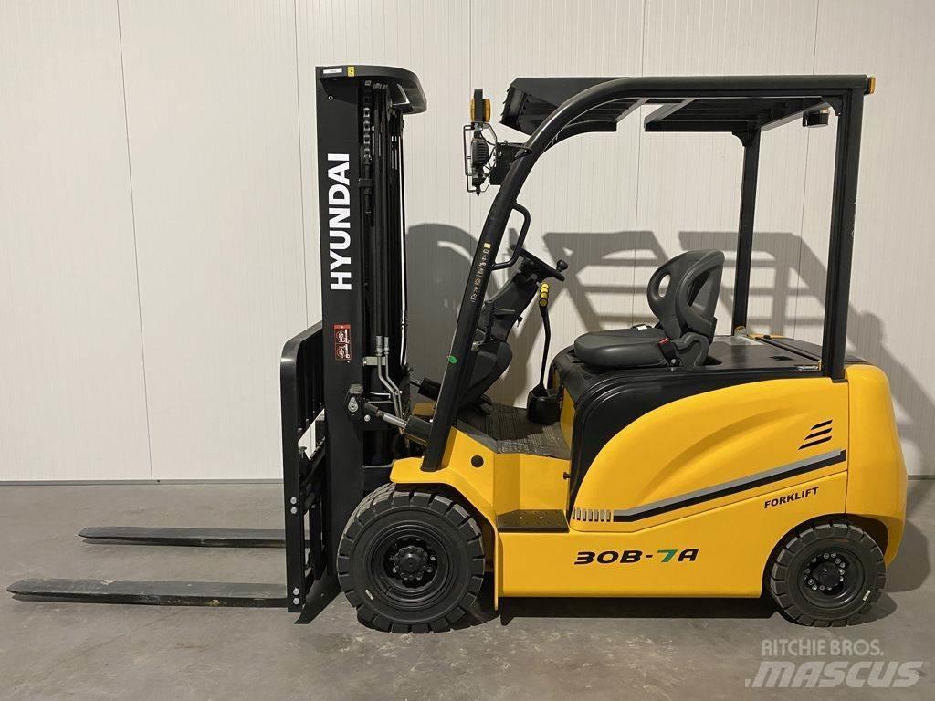Hyundai 30B-7A Elmotviktstruckar