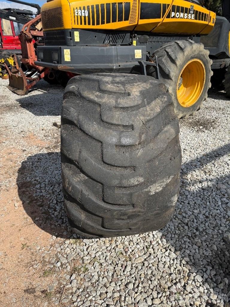 Nokian 710/40-24.5 Däck, hjul och fälgar