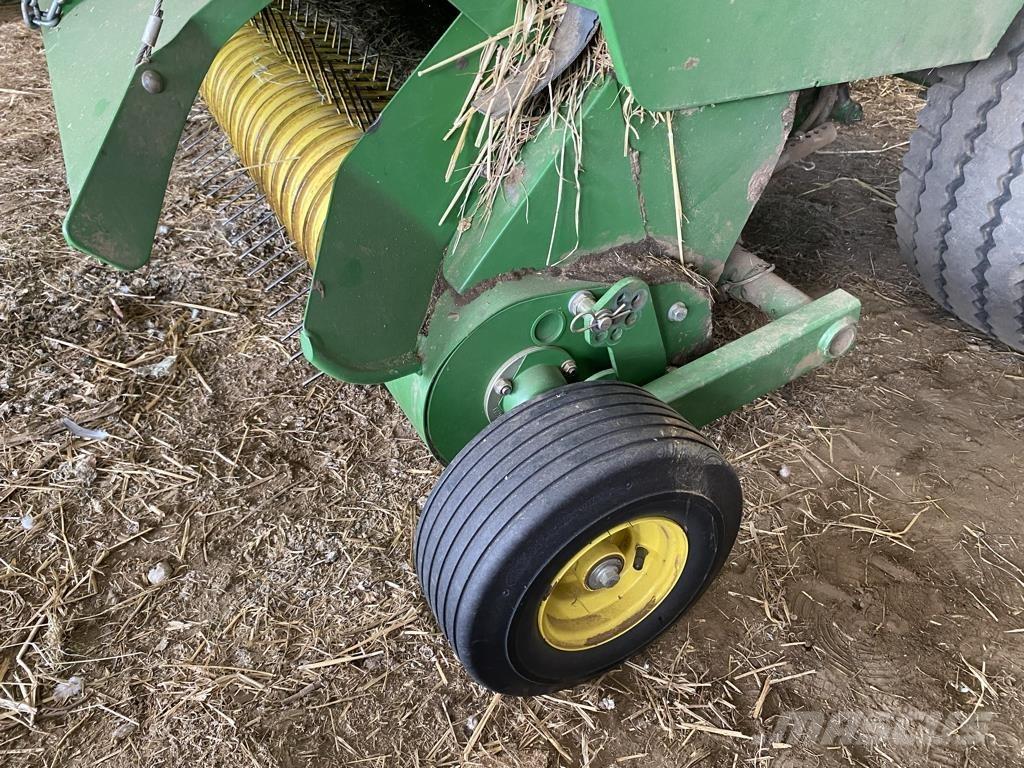 John Deere 623 Rundbalspressar