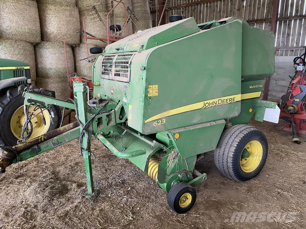 John Deere 623 Rundbalspressar