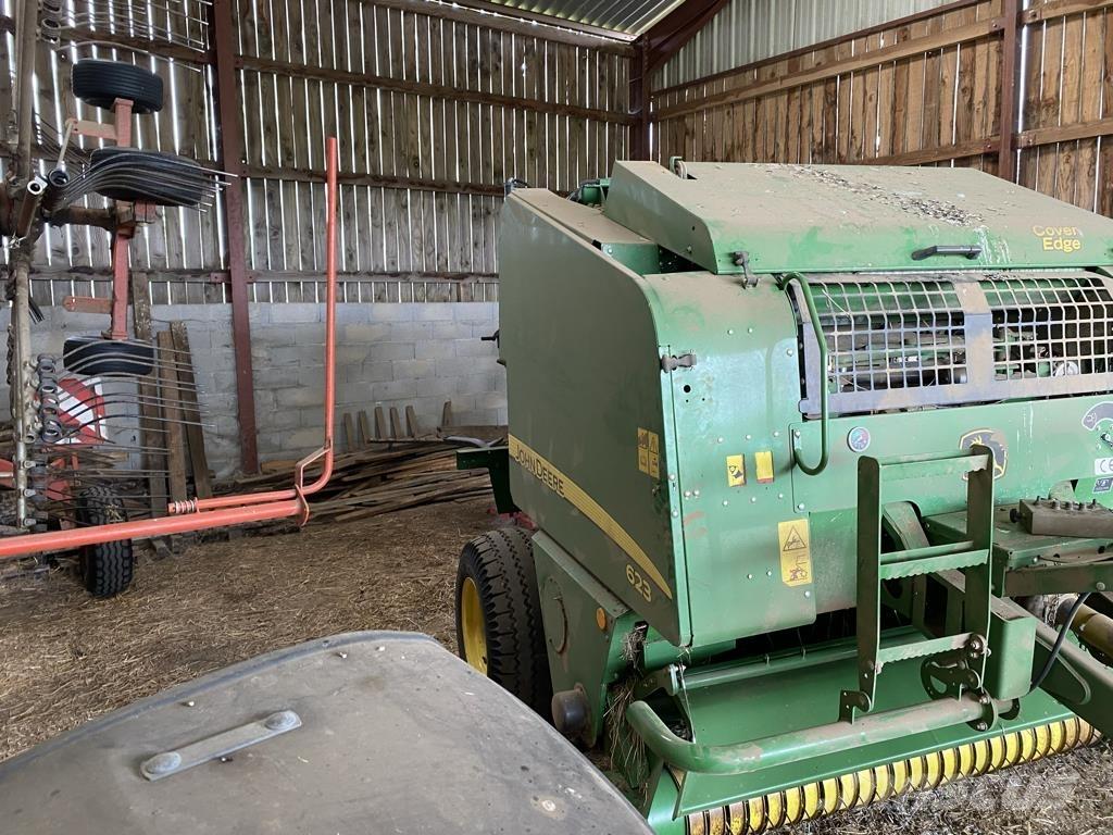 John Deere 623 Rundbalspressar