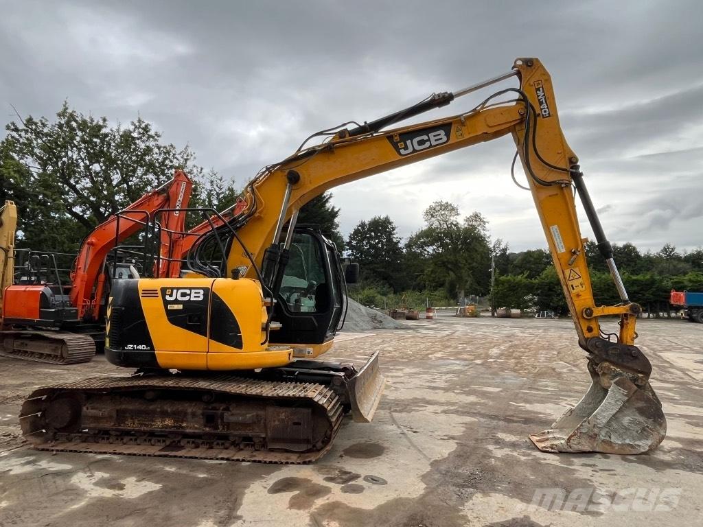 JCB JZ140 with blade Bandgrävare