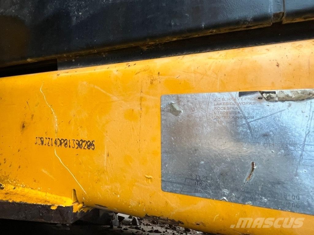 JCB JZ140 with blade Bandgrävare