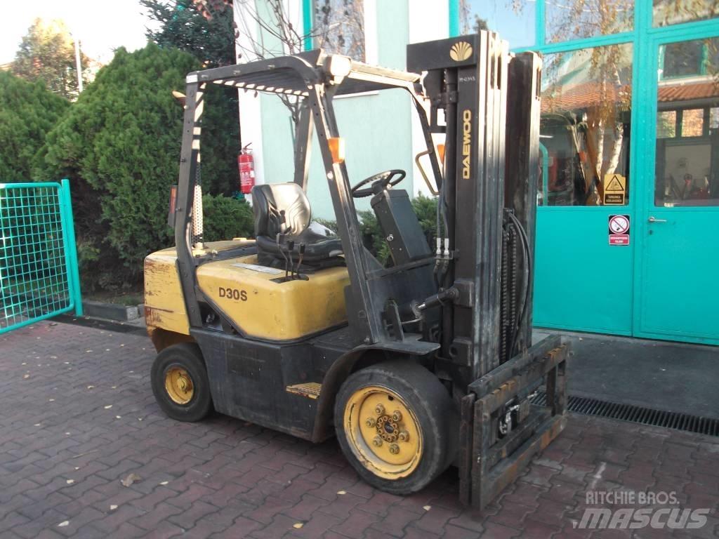 Daewoo D30S3 V-2372 Dieselmotviktstruckar