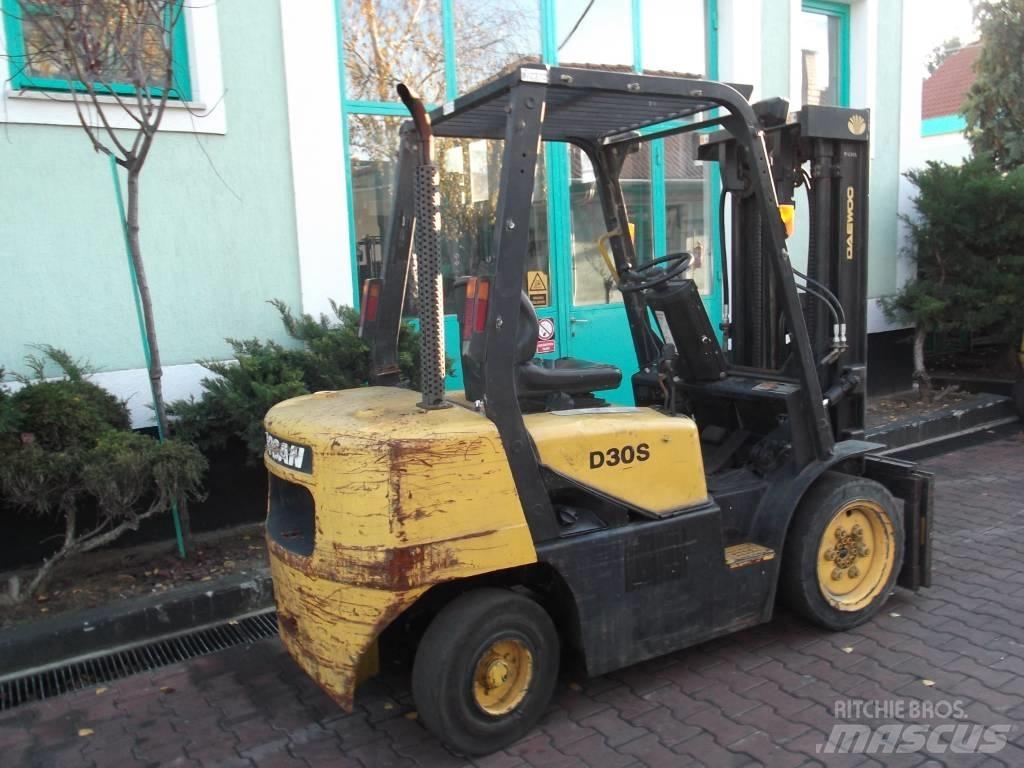 Daewoo D30S3 V-2372 Dieselmotviktstruckar