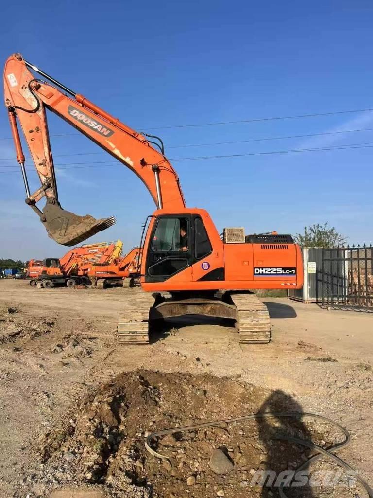Doosan DH 225 LC-9 Bandgrävare