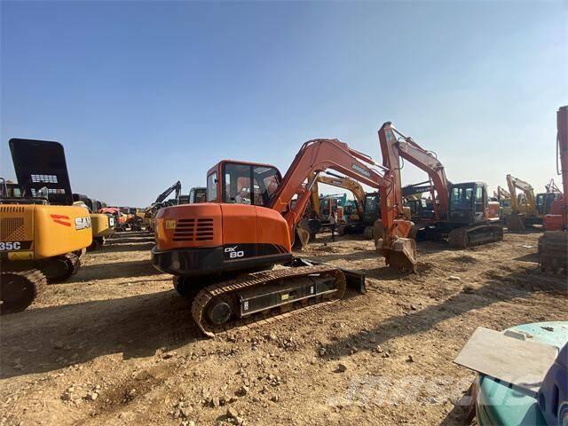 Doosan DX80 Midigrävmaskiner 7t - 12t