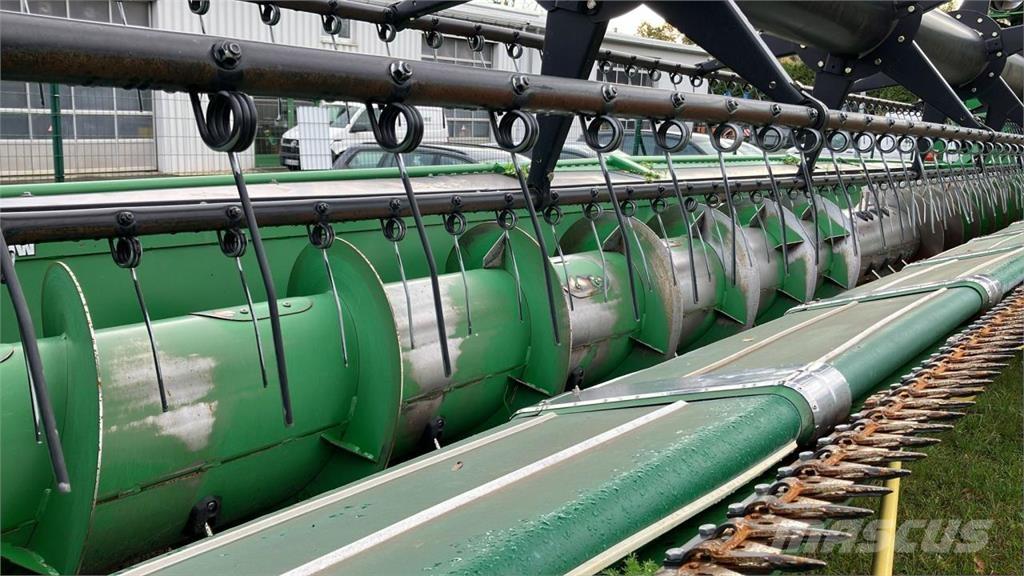 John Deere S680 Skördetröskor