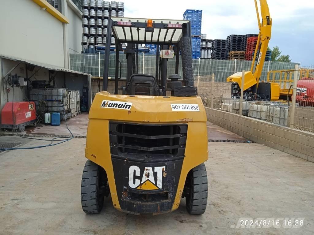 CAT DP 40 Dieselmotviktstruckar