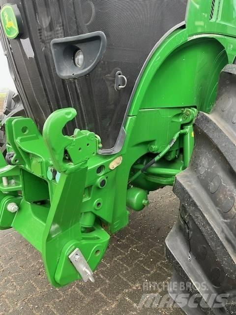 John Deere 7230 R Traktorer
