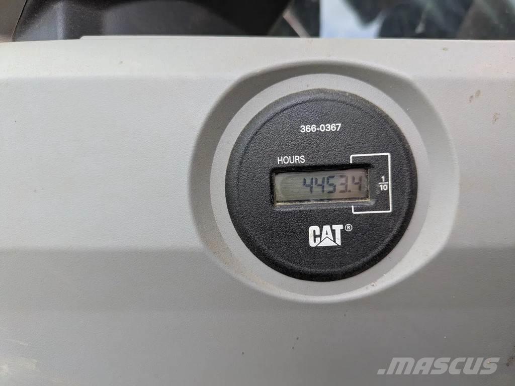 CAT 374F Bandgrävare