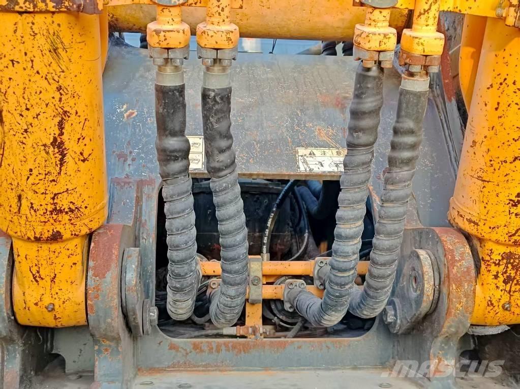 Hyundai R300LC-9S Bandgrävare