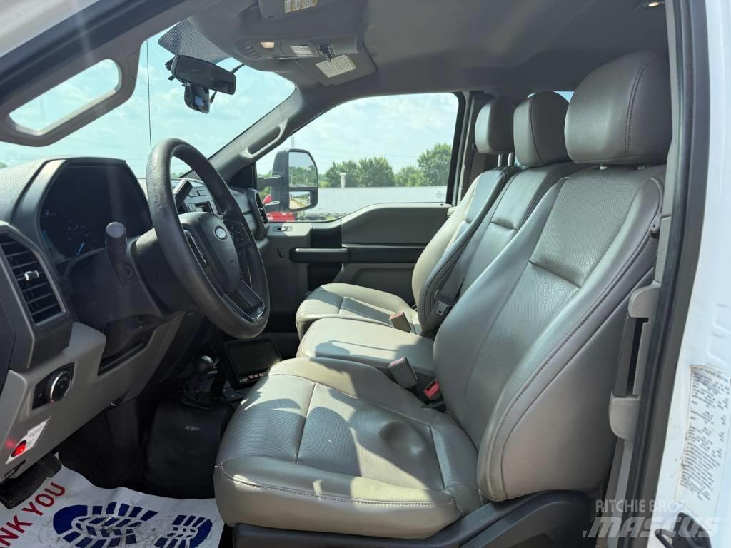 Ford F 550 XL SD Plogbilar