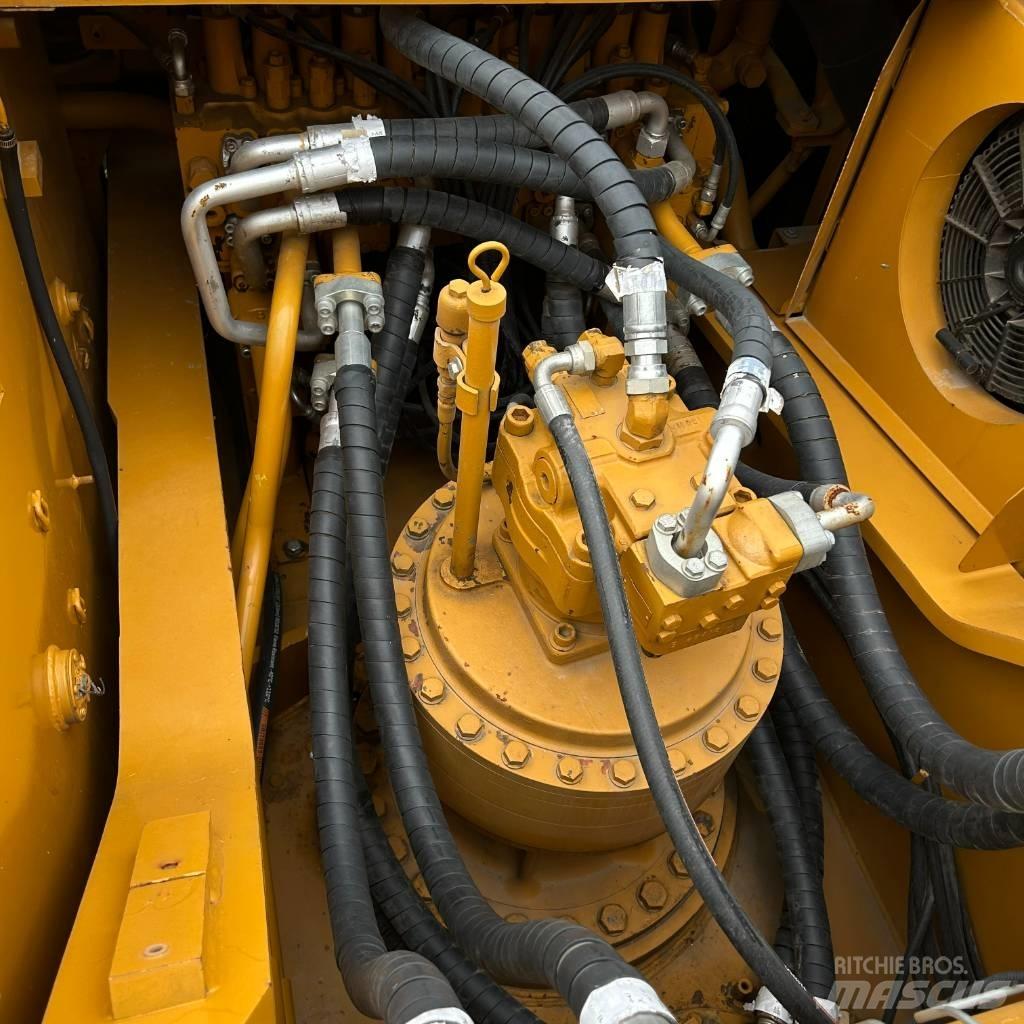 CAT 330D2 Bandgrävare