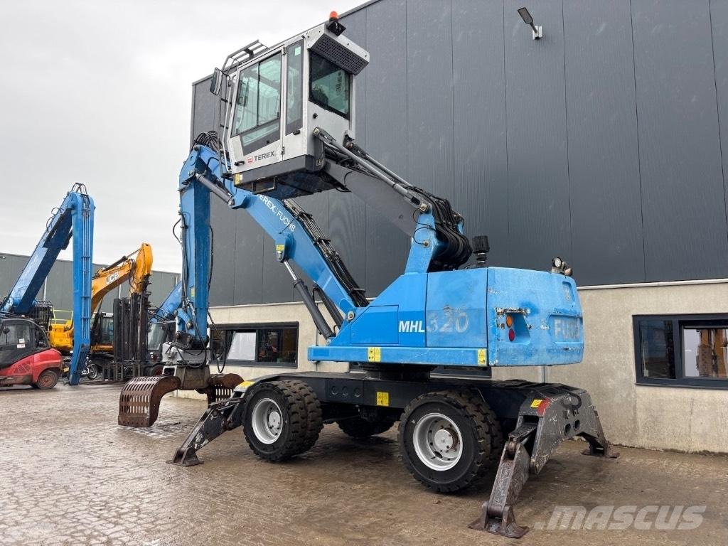 Fuchs MHL 320 D Avfalls / industri hantering