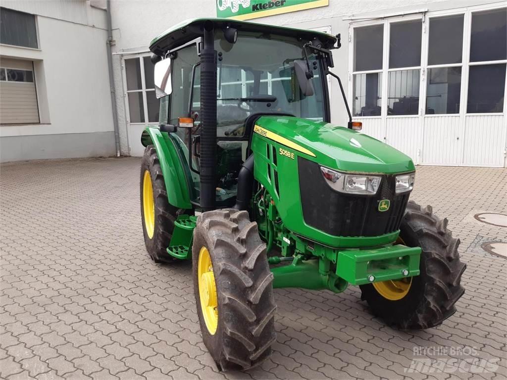 John Deere 5058E Traktorer