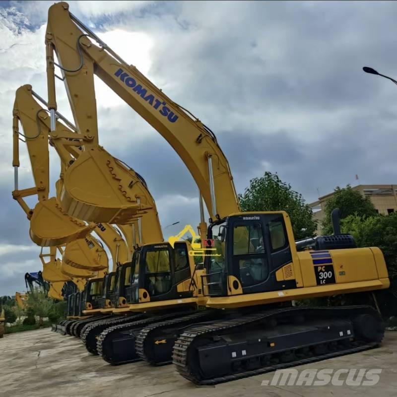 Komatsu PC 300-8 Bandgrävare
