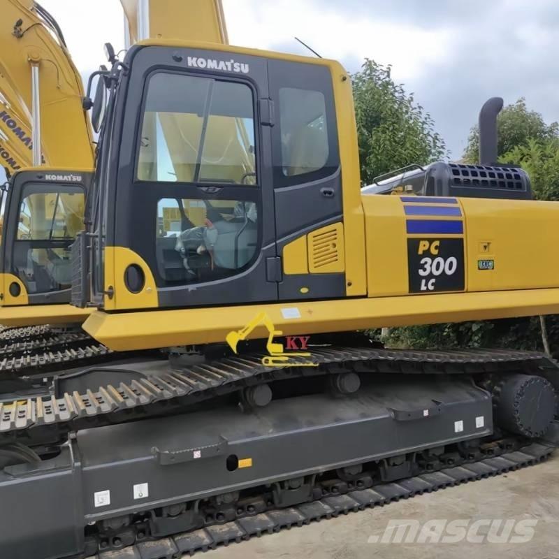 Komatsu PC 300-8 Bandgrävare