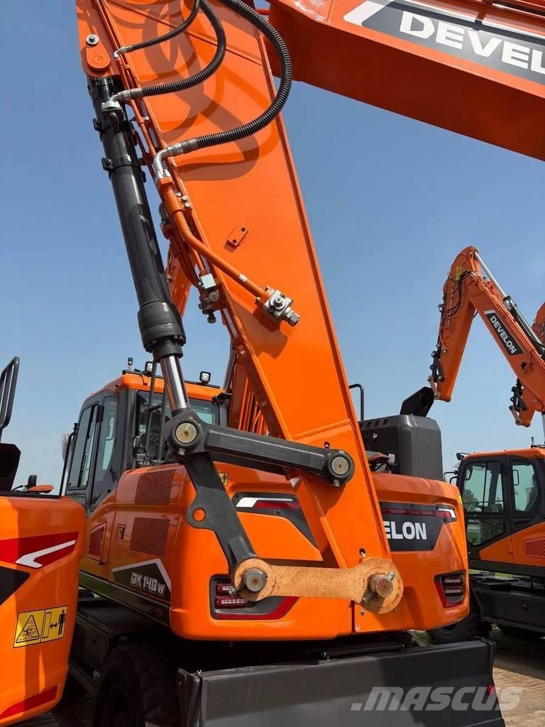 Develon DX255LC-7 Bandgrävare