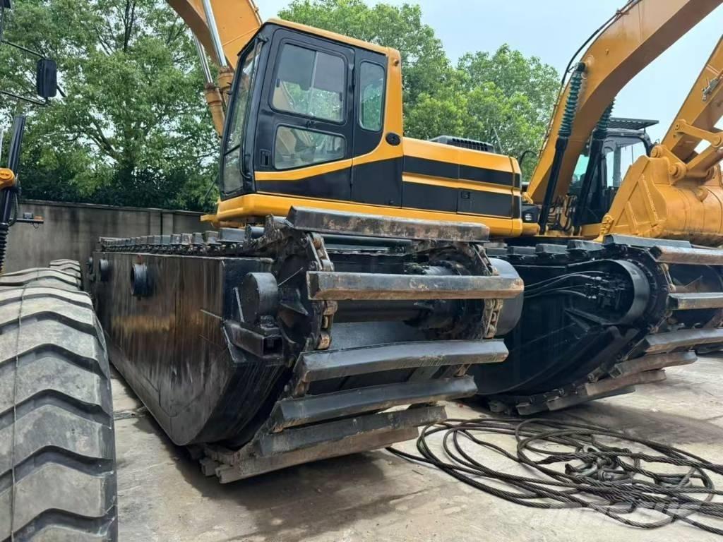 CAT 320 B Amfibiska grävmaskiner