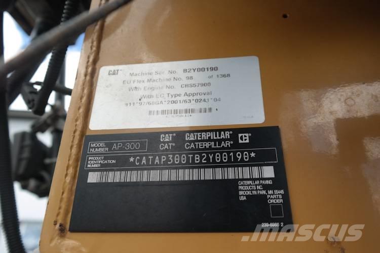 CAT AP 300 Asfaltsläggningsmaskiner