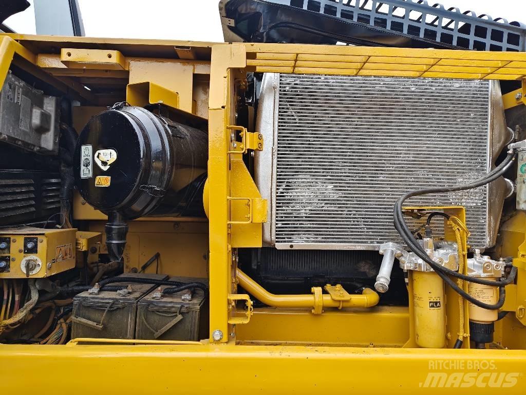 CAT 330 D2 L Bandgrävare