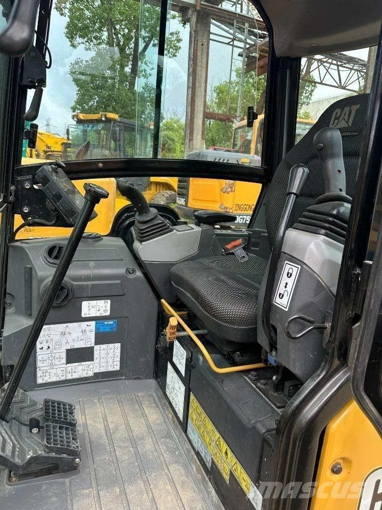 CAT 302 Minigrävare < 7t